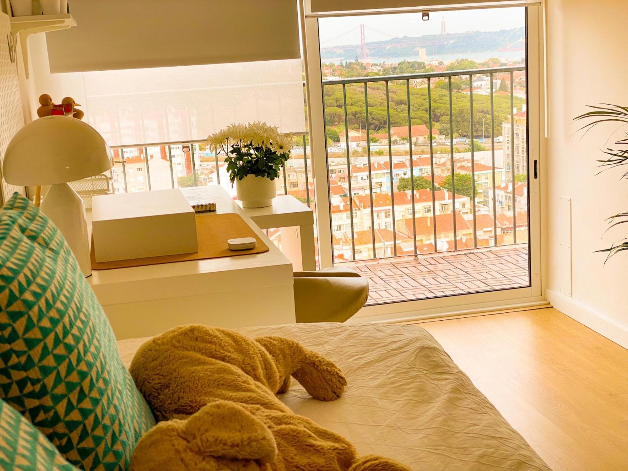 Ideally Located With Perfect Views Alges Luaran gambar