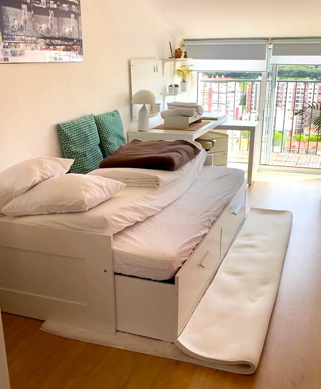 Ideally Located With Perfect Views Alges Luaran gambar