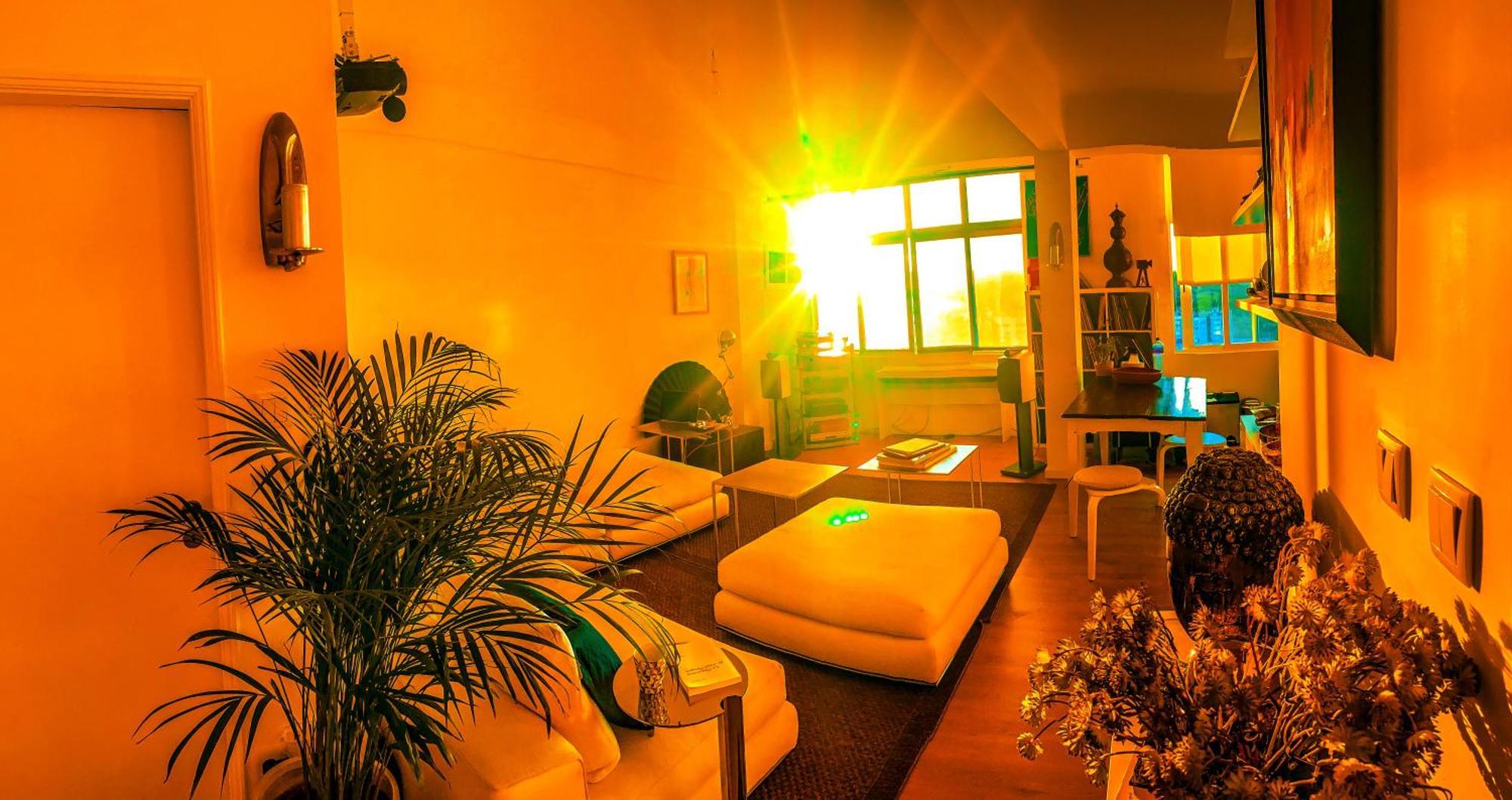 Ideally Located With Perfect Views Alges Luaran gambar